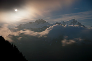 Paysages divers (Paysages)  Saint-Maurice [Suisse] 03/07/2012 - 1980mLes Alpes la nuit.